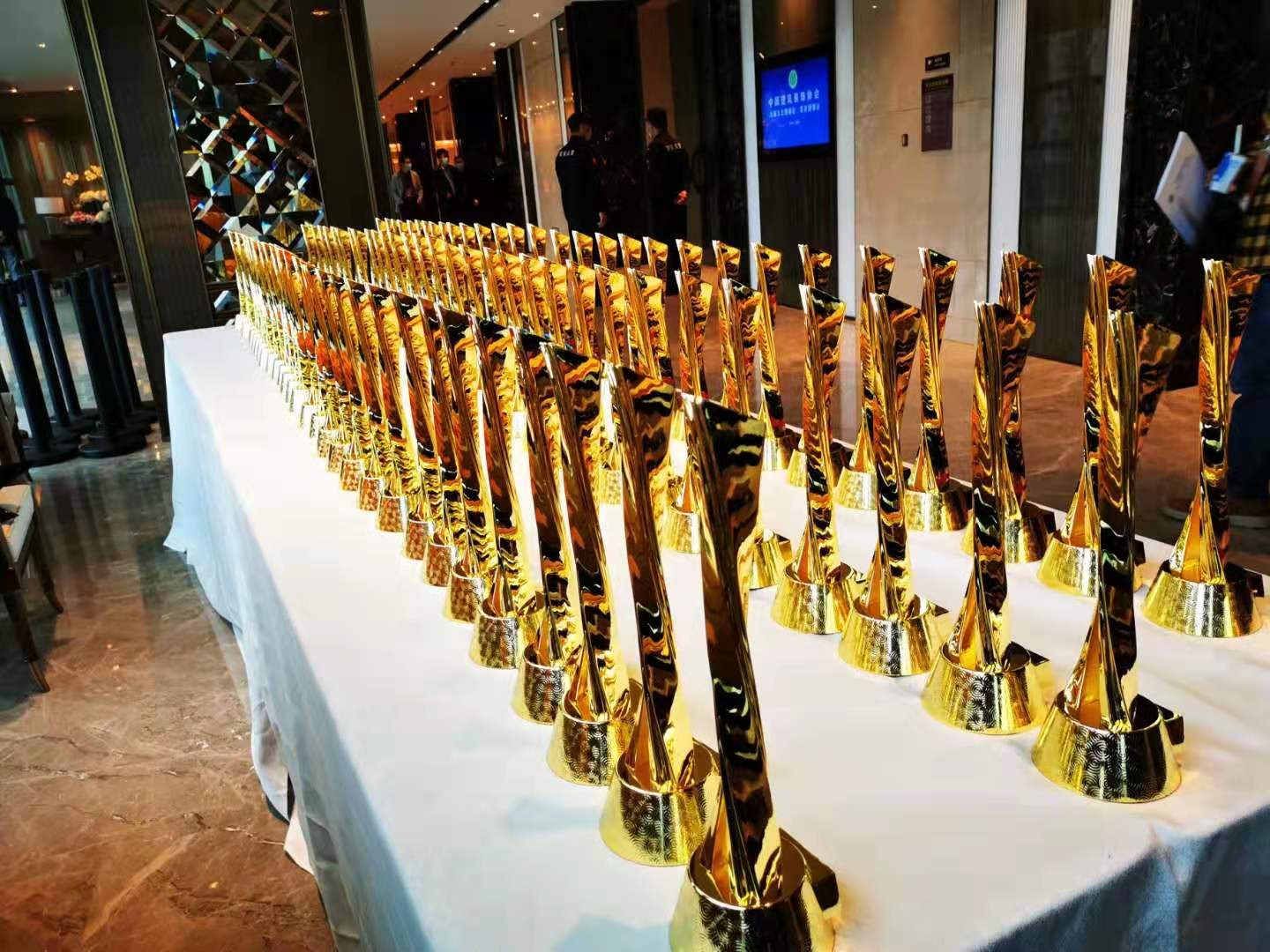 2020年中國建筑裝飾行業(yè)盛會：中裝建設(shè)穩(wěn)居裝飾類前十強(qiáng)、斬獲13項行業(yè)最高榮譽(yù)